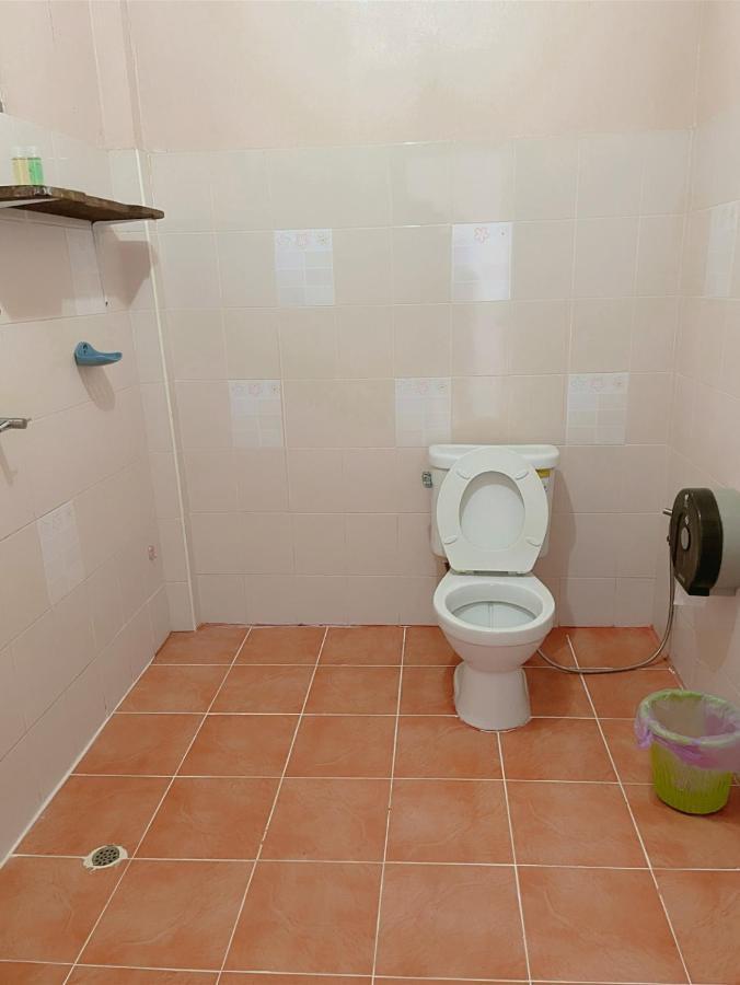 Baanyaiguesthouse 麦岛 外观 照片